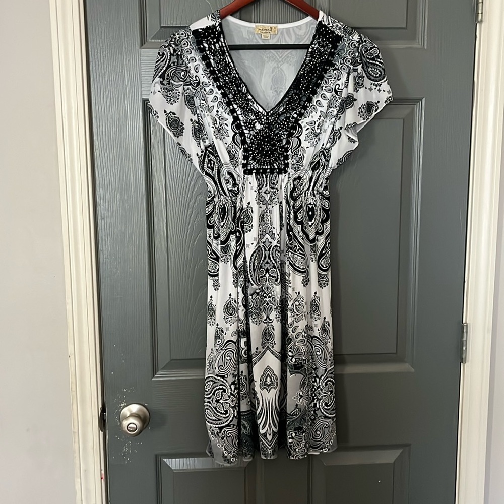 ONE WORLD Boho Flutter Sleeve Abstract Print V-Neck Dress size small